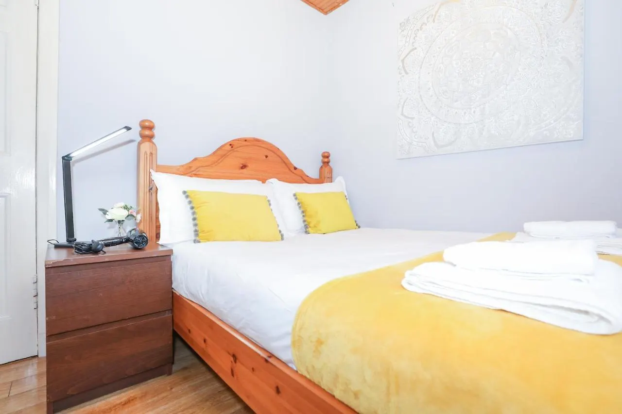Beautiful Rooms In Edinburgh Cottage Guest House - Free Parking