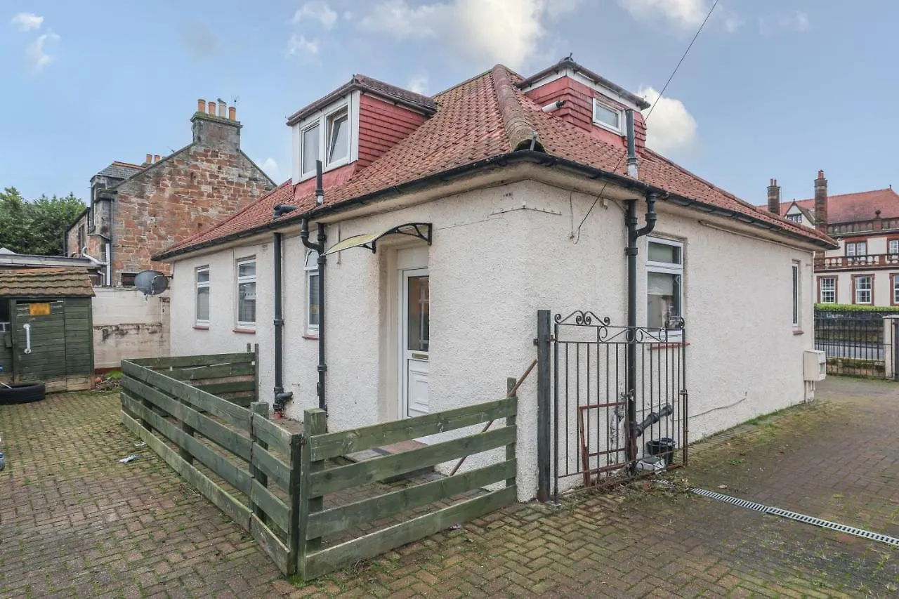 Beautiful Rooms In Edinburgh Cottage Guest House - Free Parking