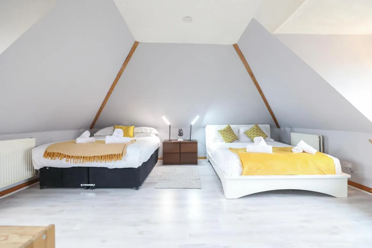 Beautiful Rooms In Edinburgh Cottage Guest House - Free Parking