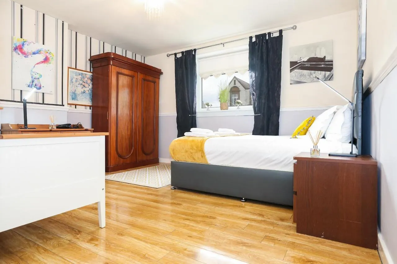Beautiful Rooms In Edinburgh Cottage Guest House - Free Parking