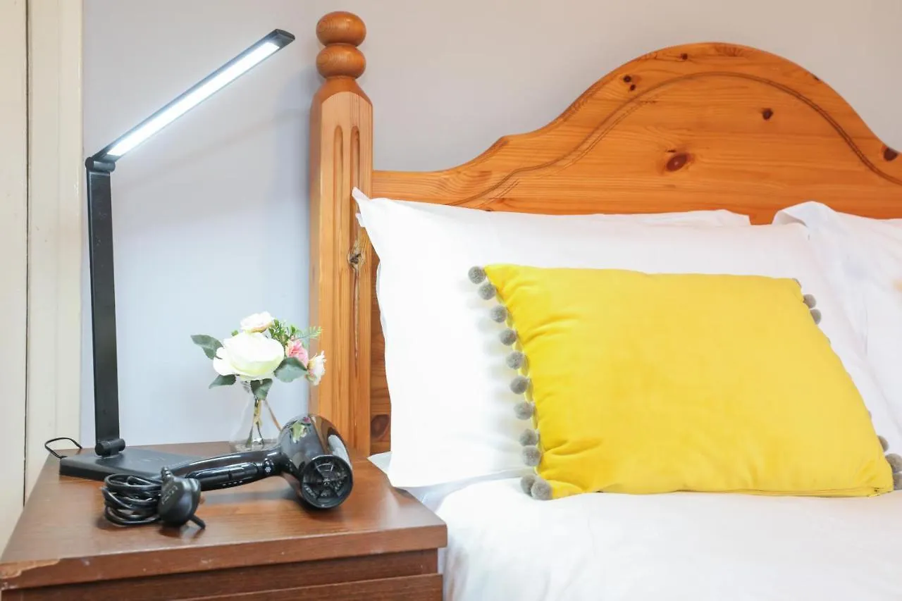 Beautiful Rooms In Edinburgh Cottage Guest House - Free Parking
