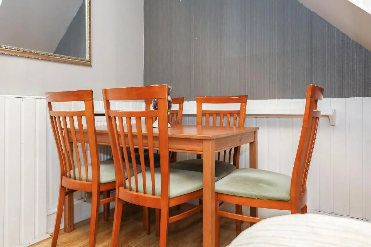 Beautiful Rooms In Edinburgh Cottage Guest House - Free Parking 0*,  United Kingdom