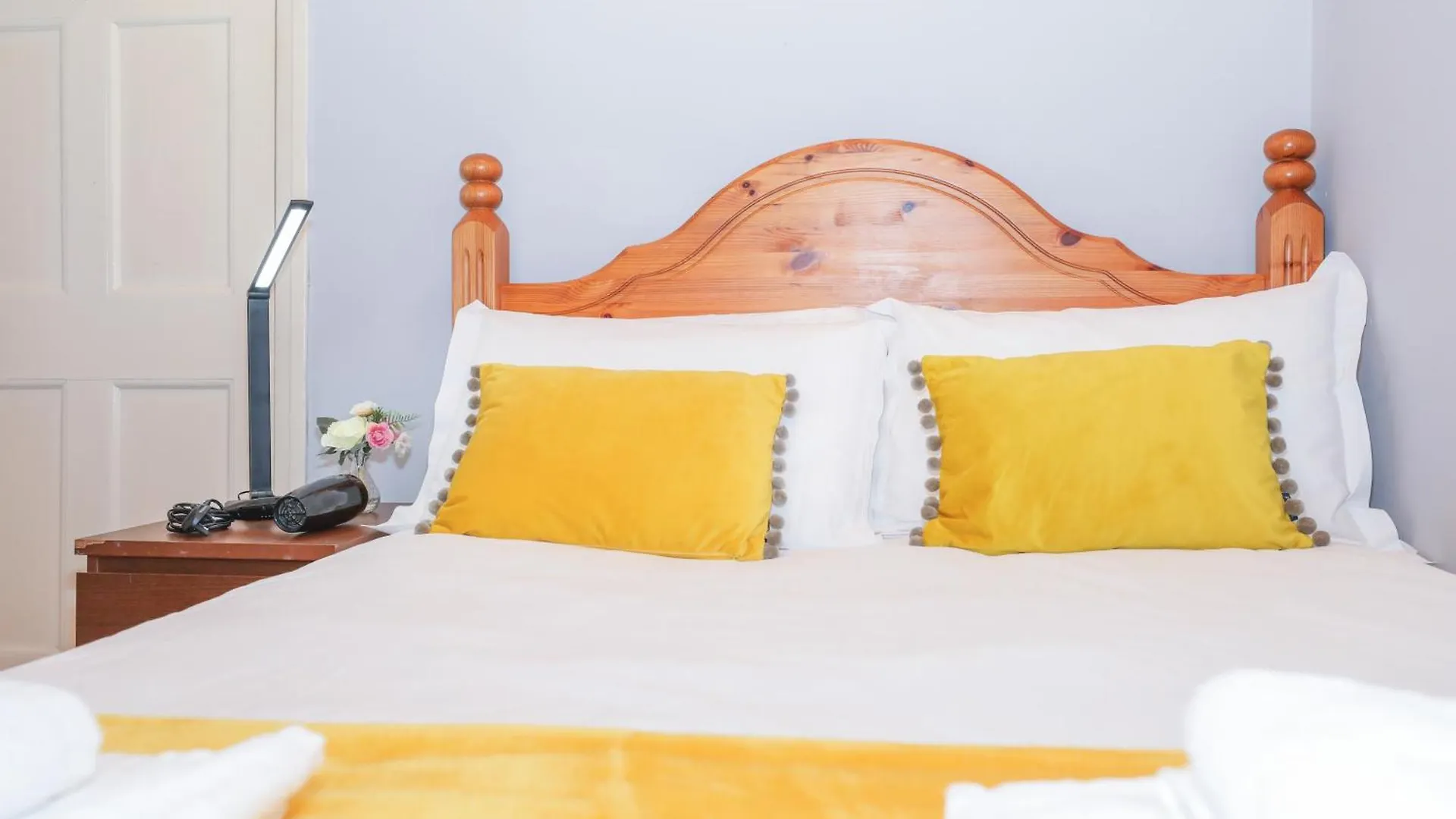 Beautiful Rooms In Edinburgh Cottage Guest House - Free Parking