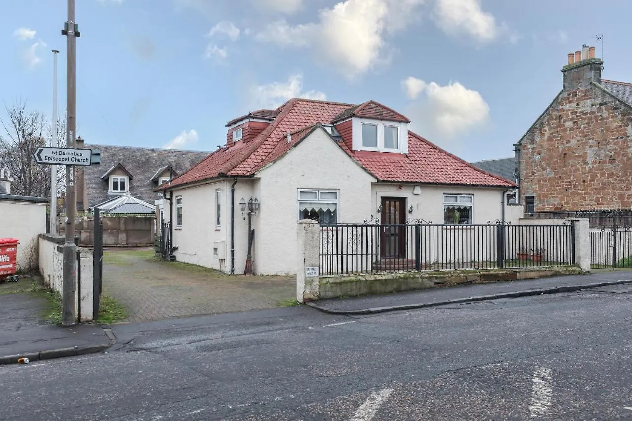 Beautiful Rooms In Edinburgh Cottage Guest House - Free Parking