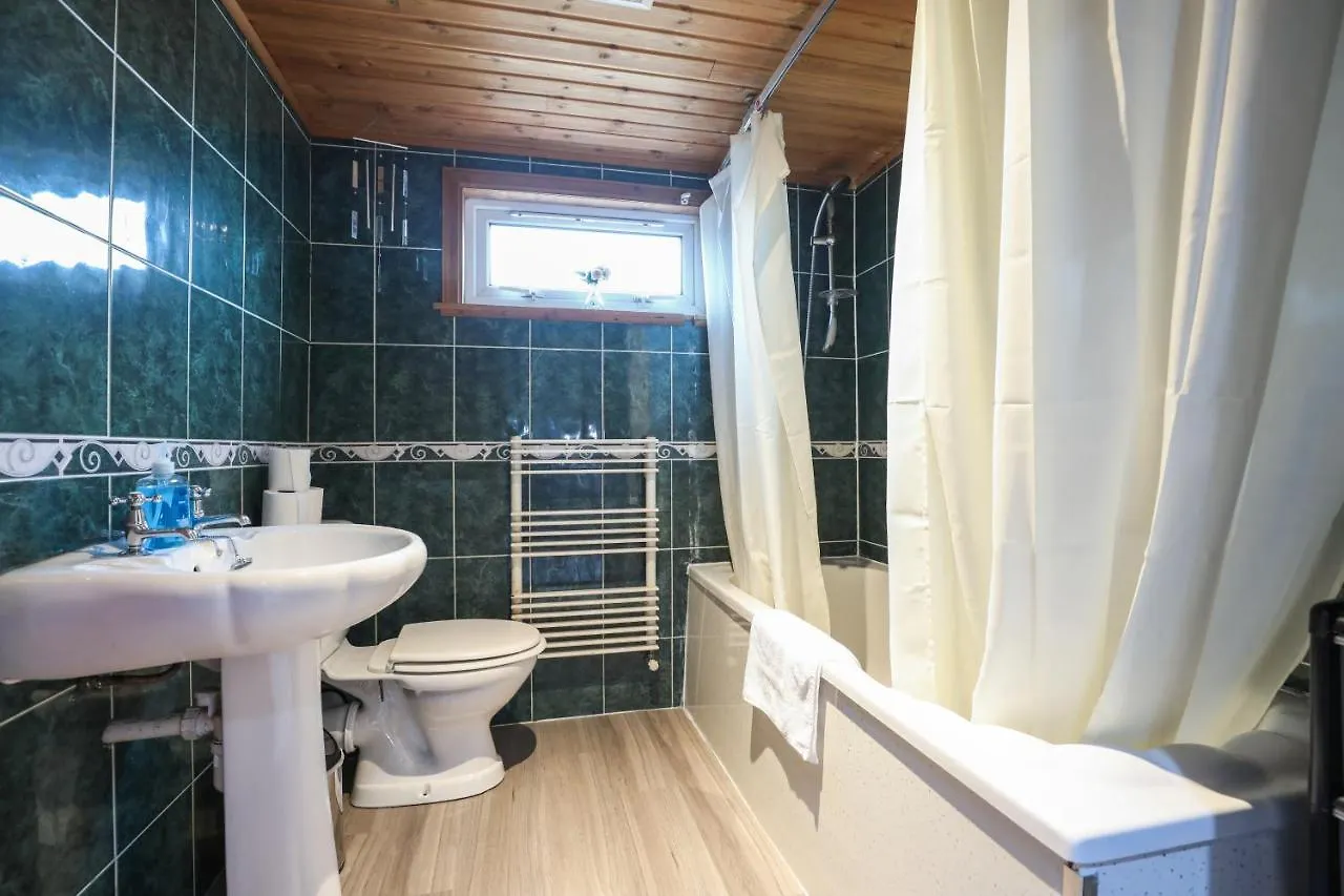 Beautiful Rooms In Edinburgh Cottage Guest House - Free Parking 0*,  United Kingdom