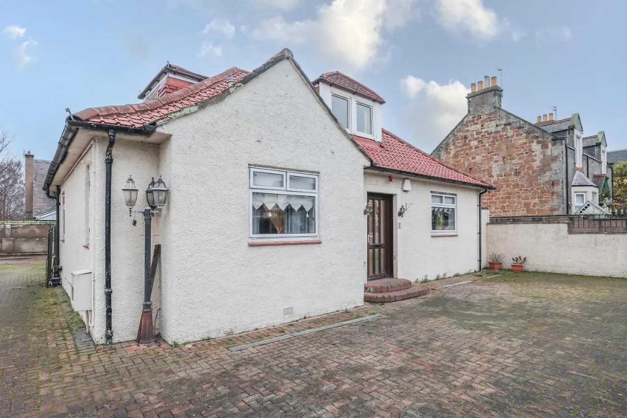 Beautiful Rooms In Edinburgh Cottage Guest House - Free Parking