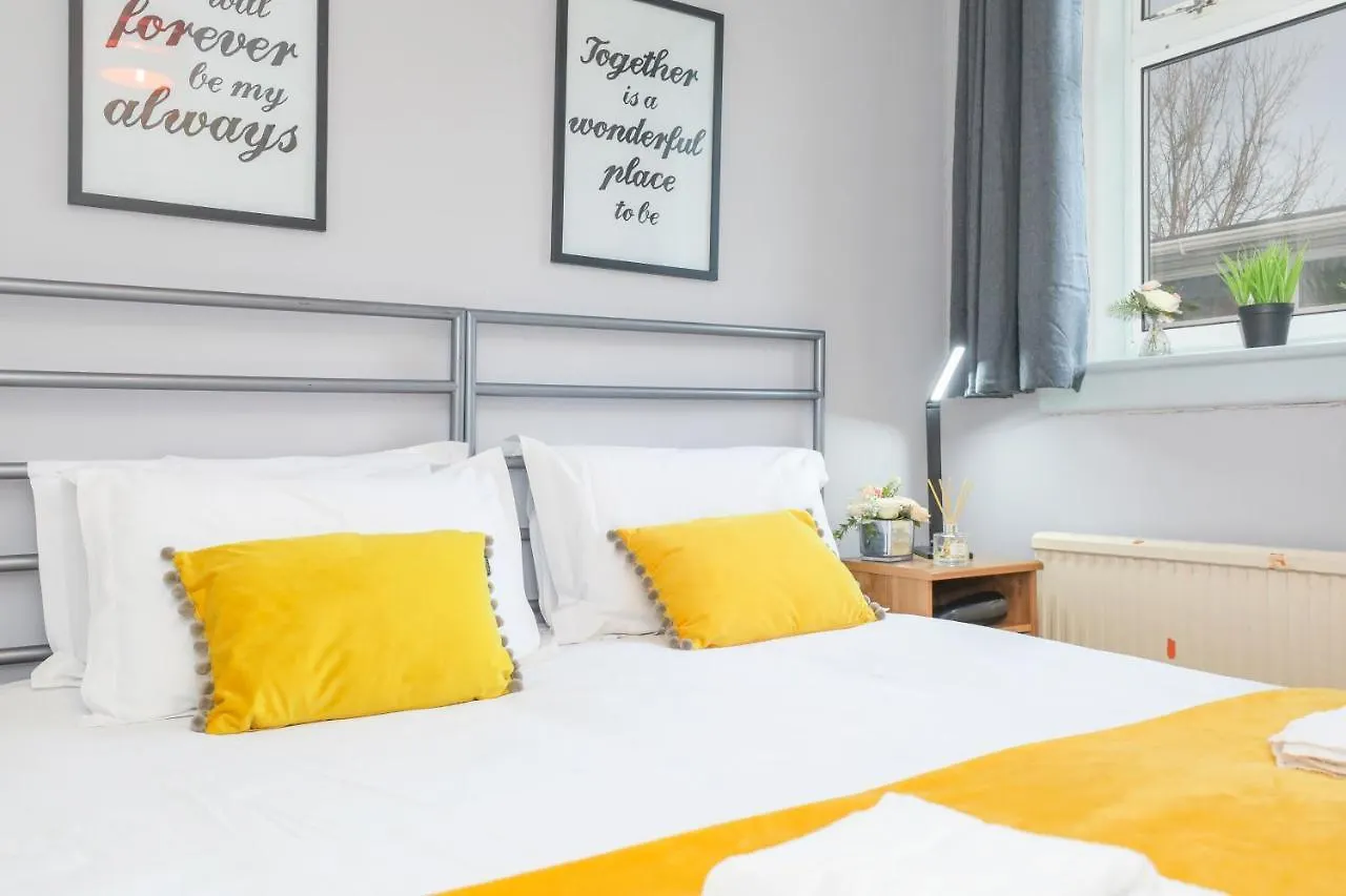Beautiful Rooms In Edinburgh Cottage Guest House - Free Parking