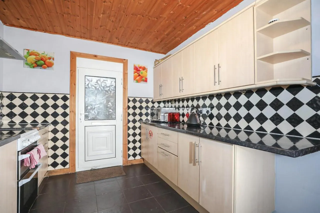 Beautiful Rooms In Edinburgh Cottage Guest House - Free Parking
