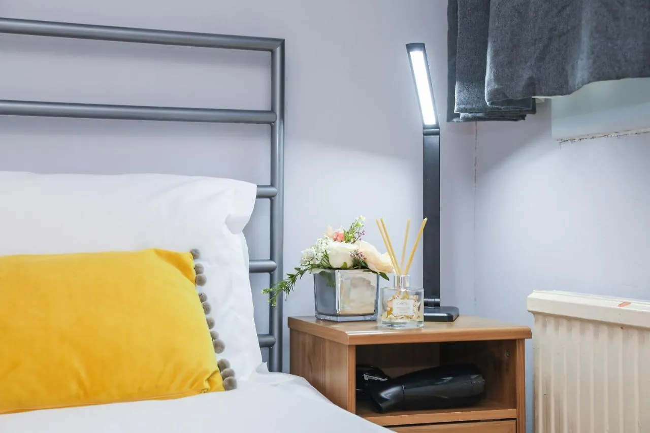 Beautiful Rooms In Edinburgh Cottage Guest House - Free Parking 0*,
