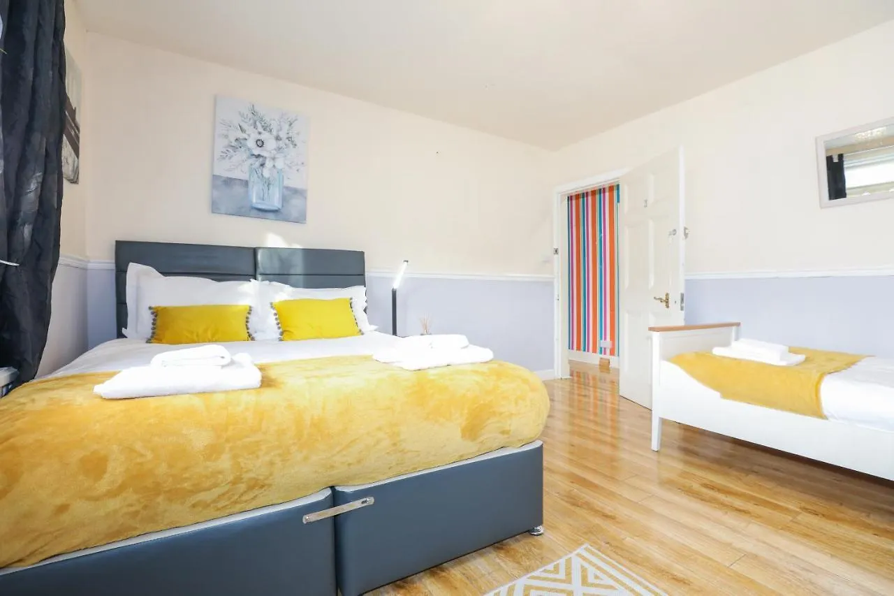 Beautiful Rooms In Edinburgh Cottage Guest House - Free Parking